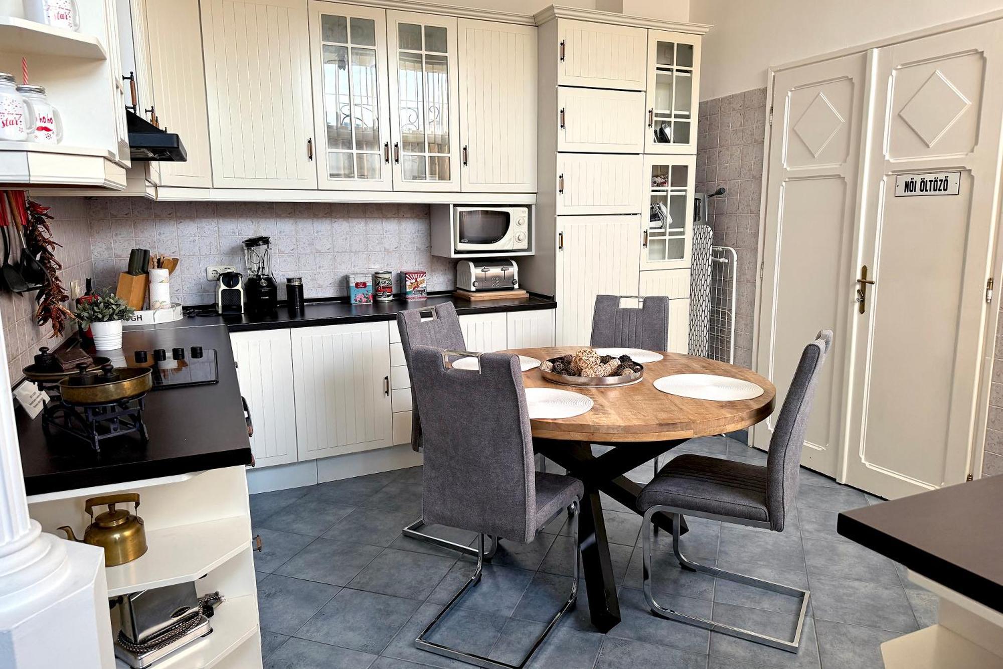 Elegant 125m2 In Center Of Appartement Budapest