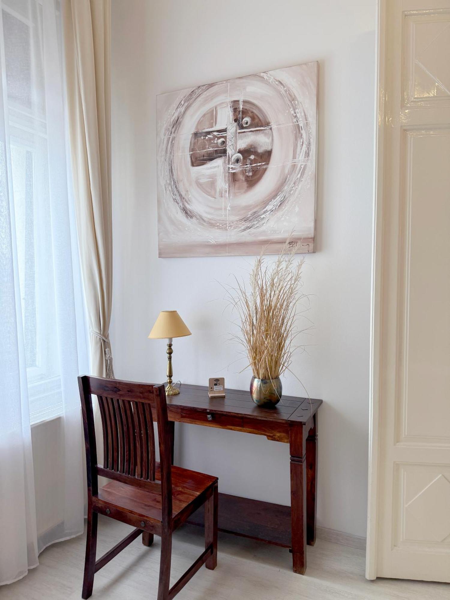 Elegant 125m2 In Center Of Appartement