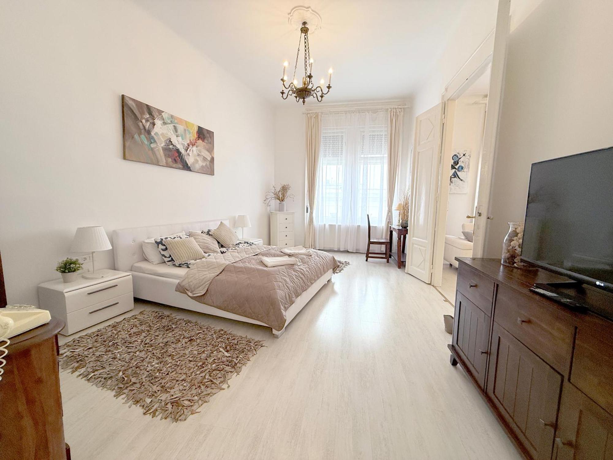 Elegant 125m2 In Center Of