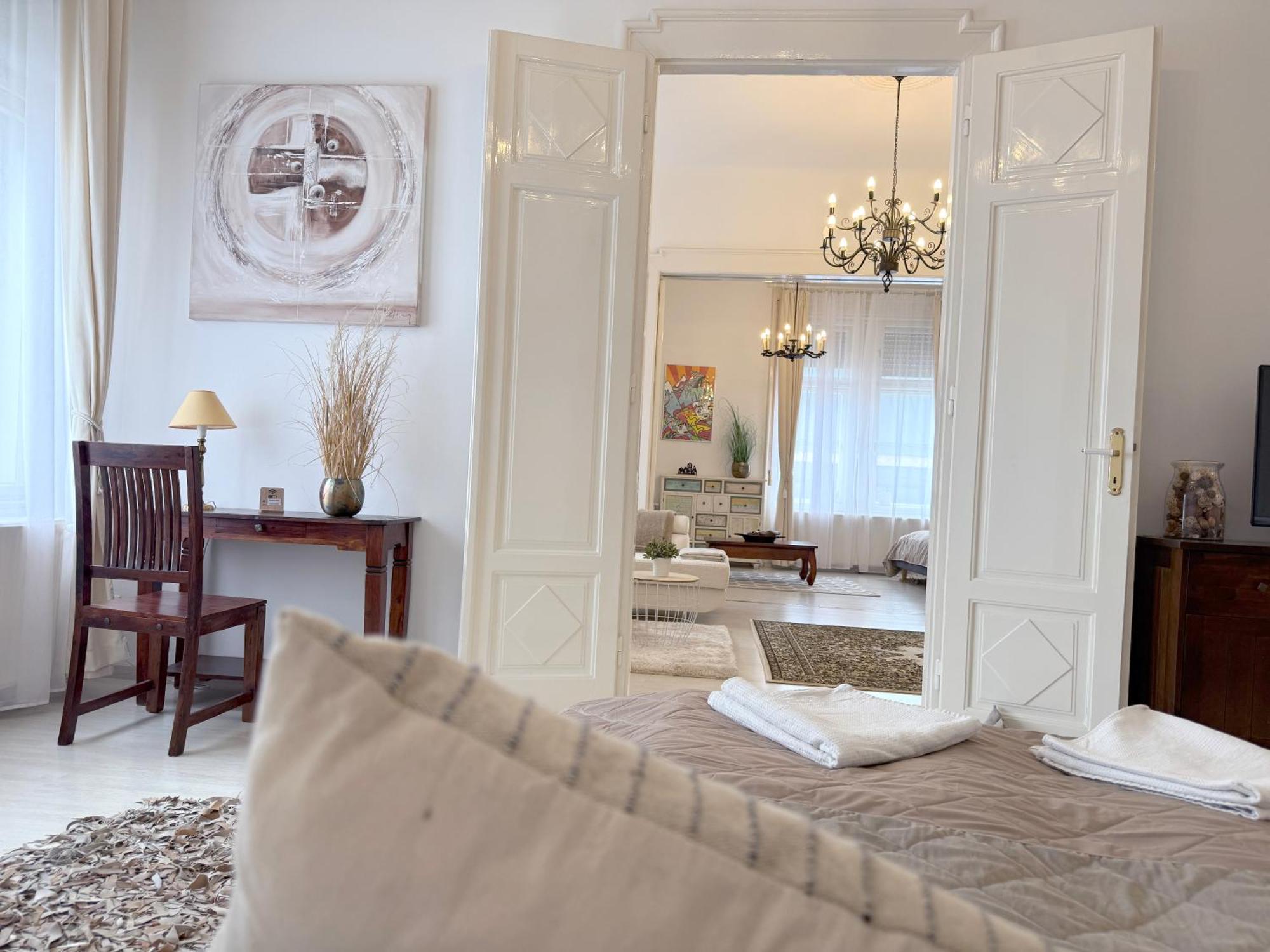 Appartement Elegant 125m2 In Center Of *